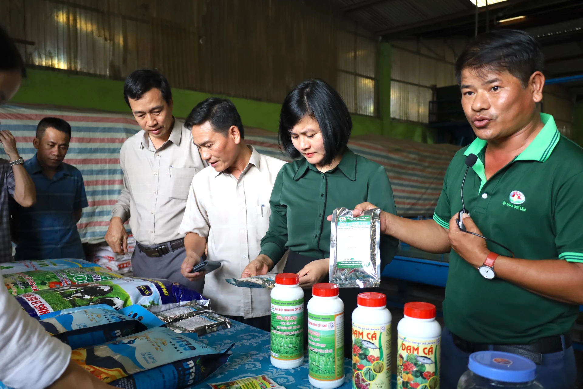 Đoàn công tác Sở Nông nghiệp và Môi trường tỉnh tham quan mô hình tiêu biểu tại Tập đoàn Quế Lâm