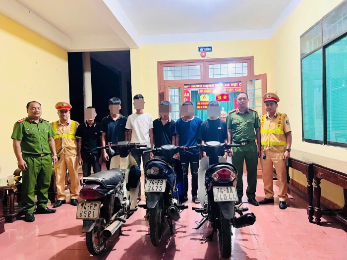 Xác minh 6 thanh thiếu niên lái mô tô gây mất an toàn giao thông trên Quốc lộ 1