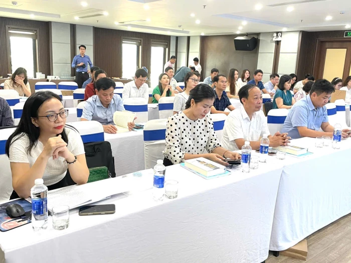 Bồi dưỡng nâng cao năng lực cho cán bộ thông tin và truyền thông