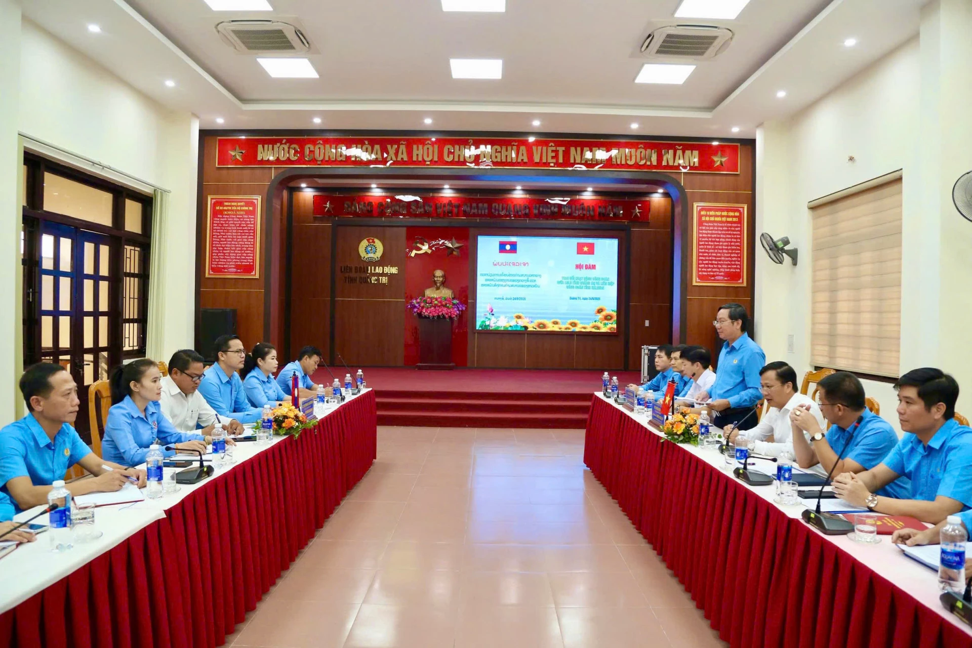 Quang cảnh hội đàm - Ảnh: M.Đ