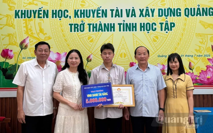 Tiếp sức mùa tựu trường