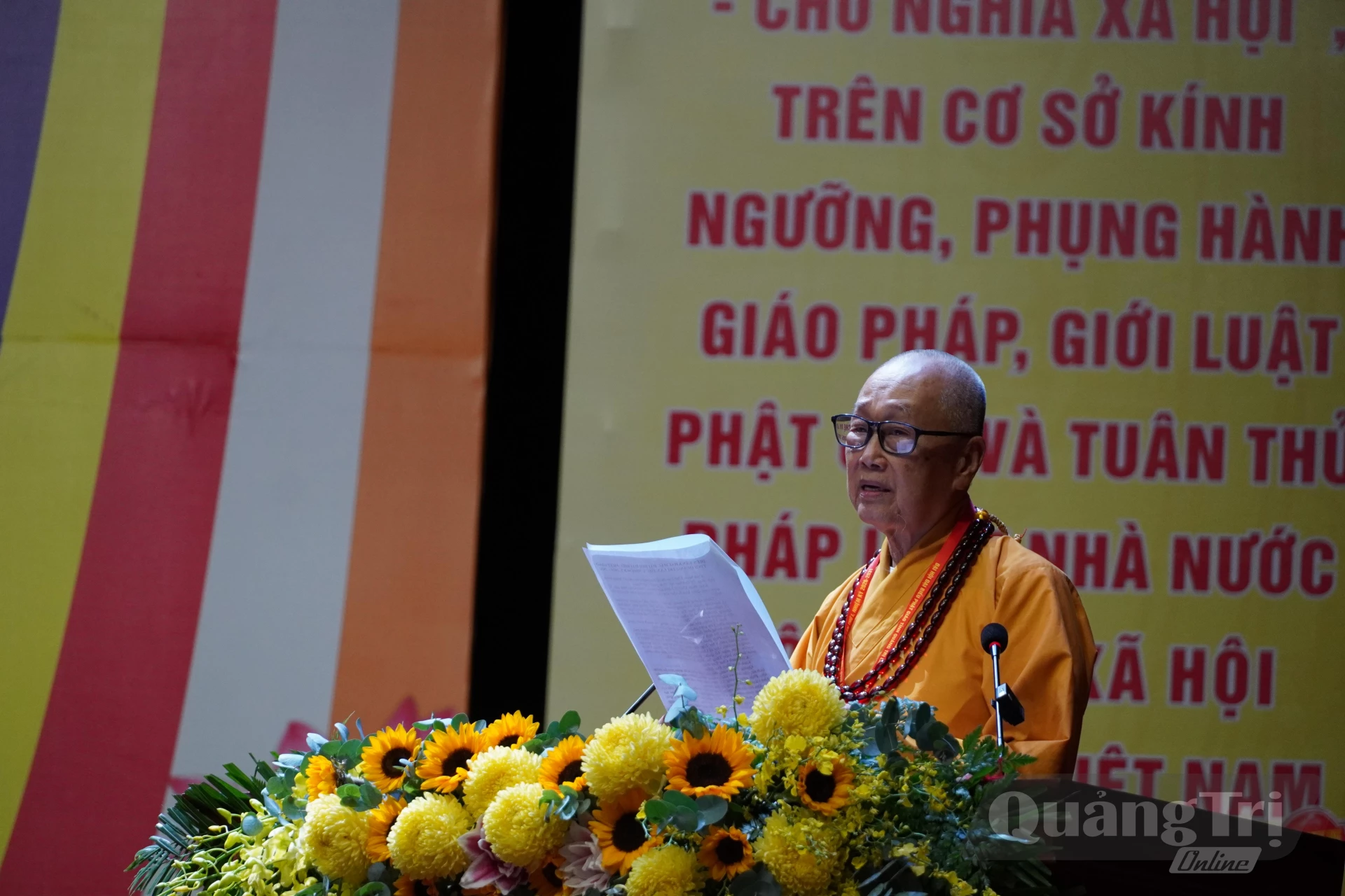 Hòa thượng Thích Tánh Nhiếp, Trưởng Ban trị sự GHPGVN tỉnh Quảng Trị phát biểu khai mạc đại hội - Ảnh: NL