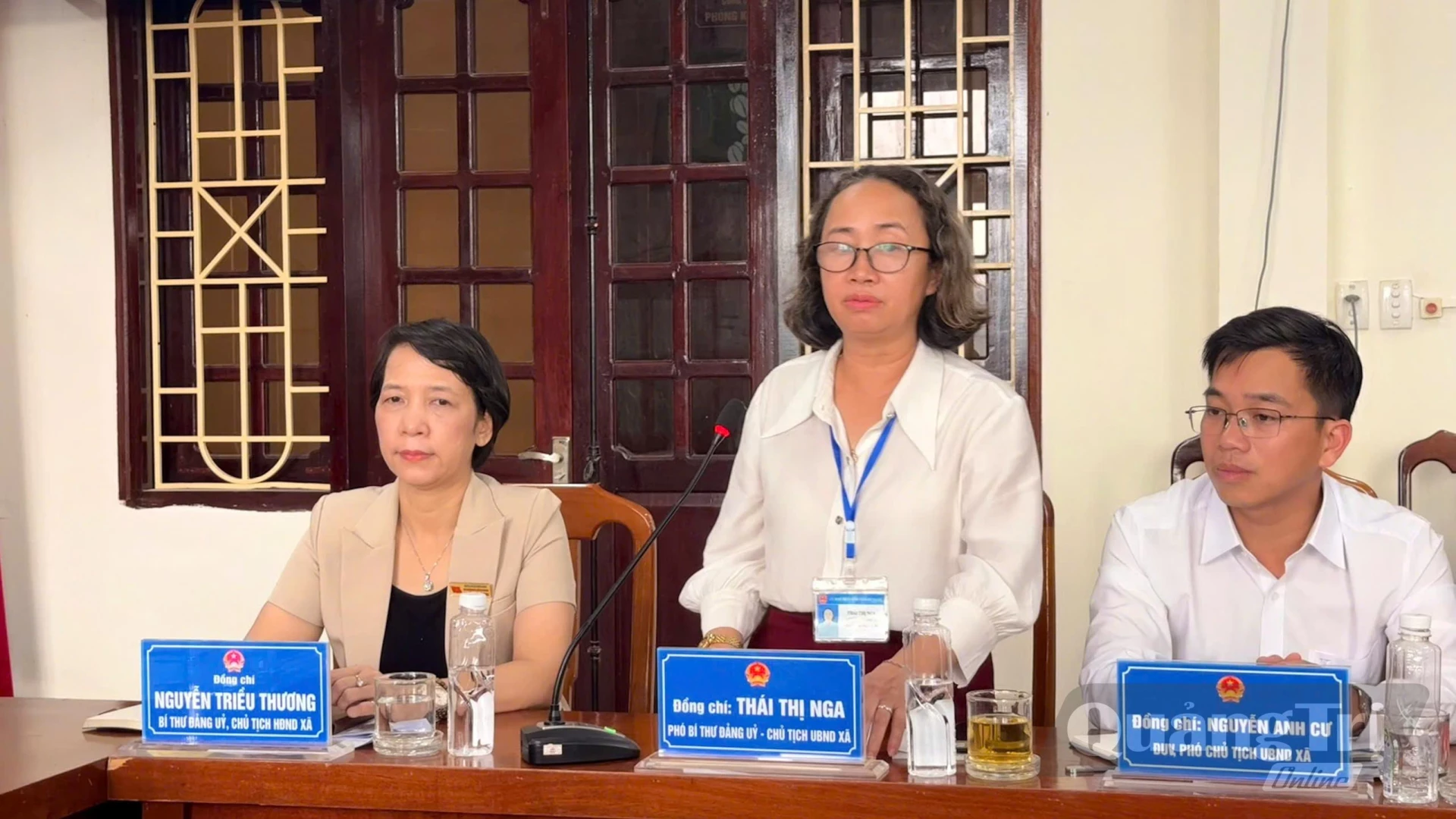 Đại diện lãnh đạo UBND xã Khe Sanh báo cáo tại buổi làm việc - Ảnh: Hoàng Hùng
