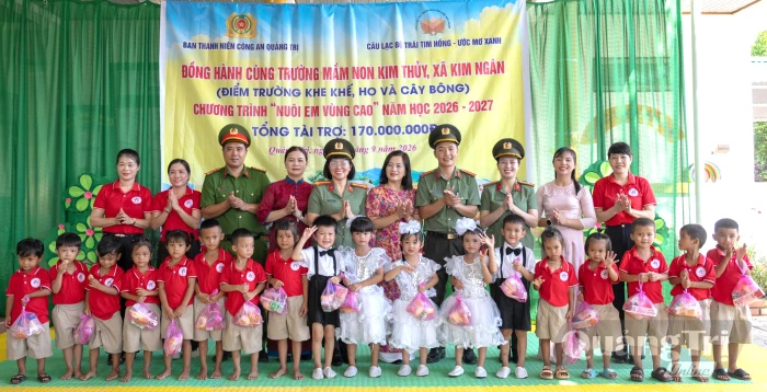 'Tiếp bước em đến trường'