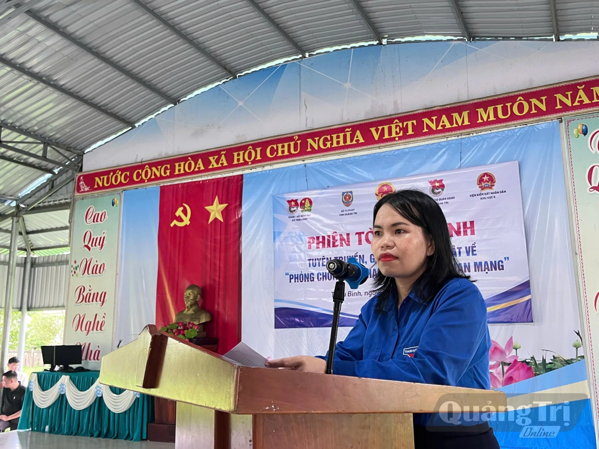 Bí thư Đoàn các cơ quan Đảng tỉnh phát biểu khai mạc chương trình tại trường THCS Nguyễn Hữu Thận, xã Triệu Bình - Ảnh: LO 