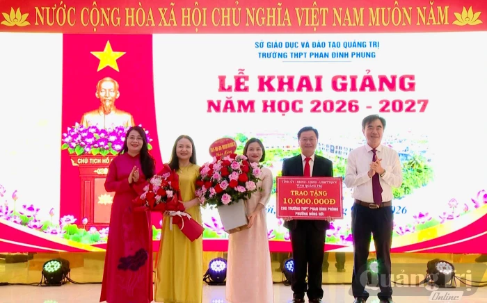 Lãnh đạo tỉnh dự lễ khai giảng năm học mới 2026-2027