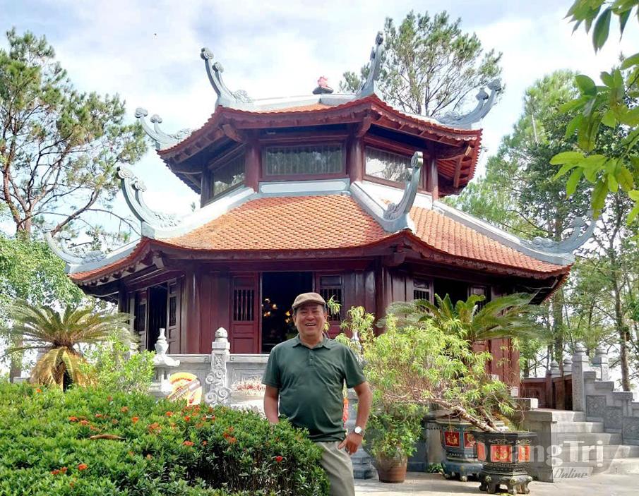 Nhà thơ Đỗ Thành Đồng đi thực tế tại hồ Kẻ Gỗ (Hà Tĩnh) năm 2026 -Ảnh: N.Đ.H