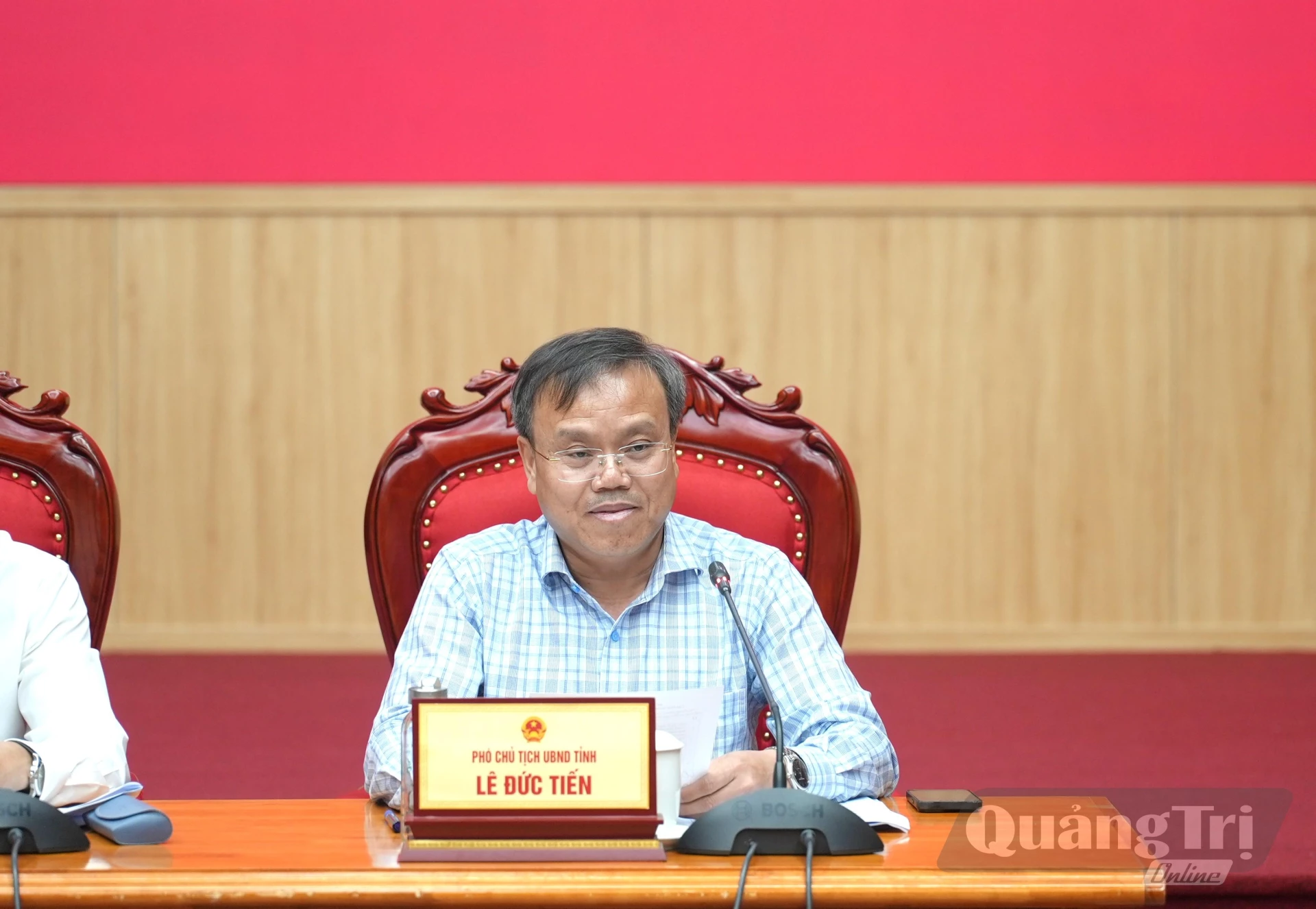 Đồng chí Lê Đức Tiến, Phó Chủ tịch UBND tỉnh phát biểu tại phiên họp - Ảnh: T.Đ