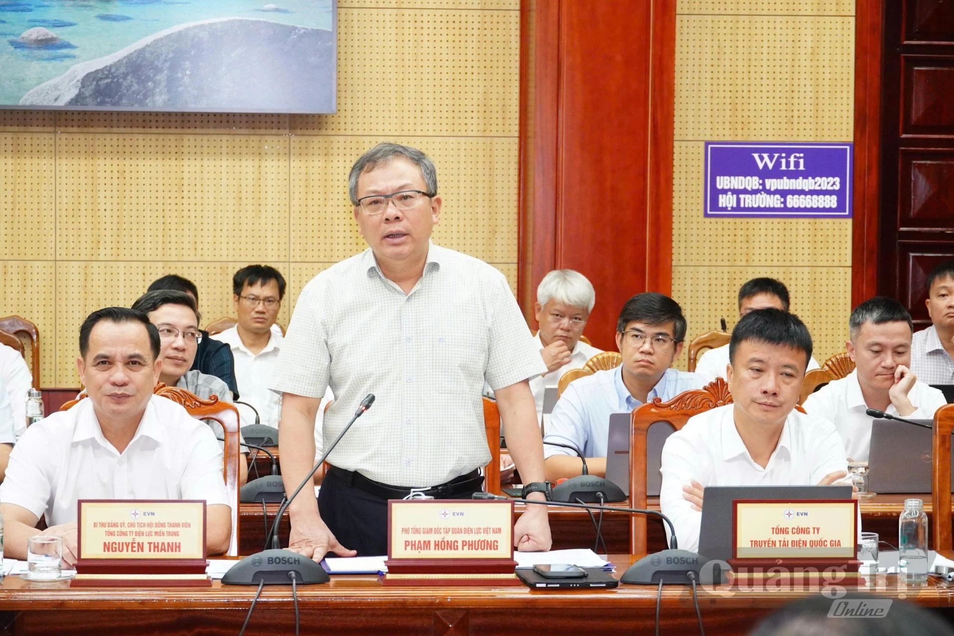 Đồng chí Phạm Hồng Phương, Phó Tổng giám đốc Tập đoàn Điện lực Việt Nam phát biểu tại buổi làm việc - Ảnh: NL