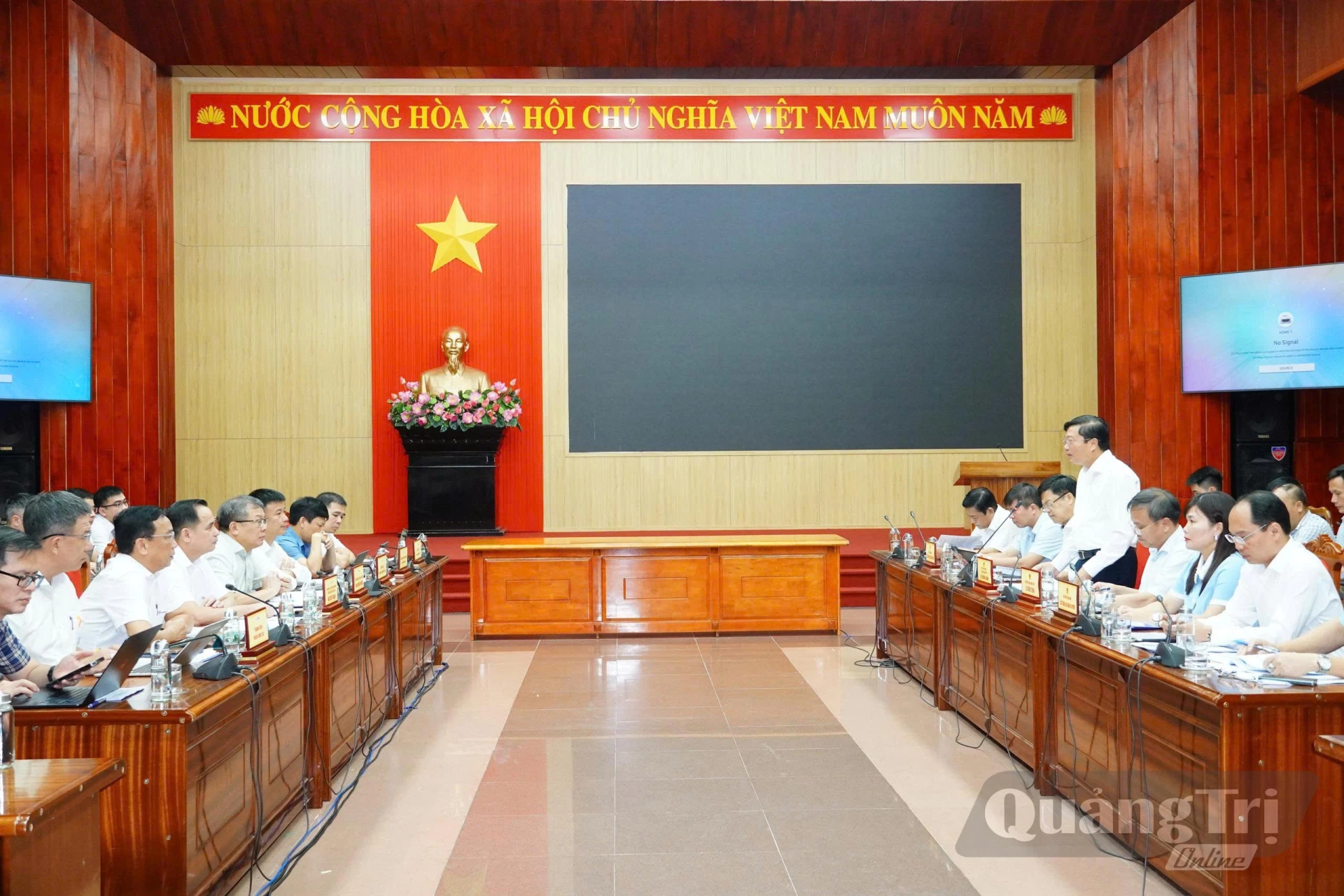 Quang cảnh buổi làm việc - Ảnh: NL