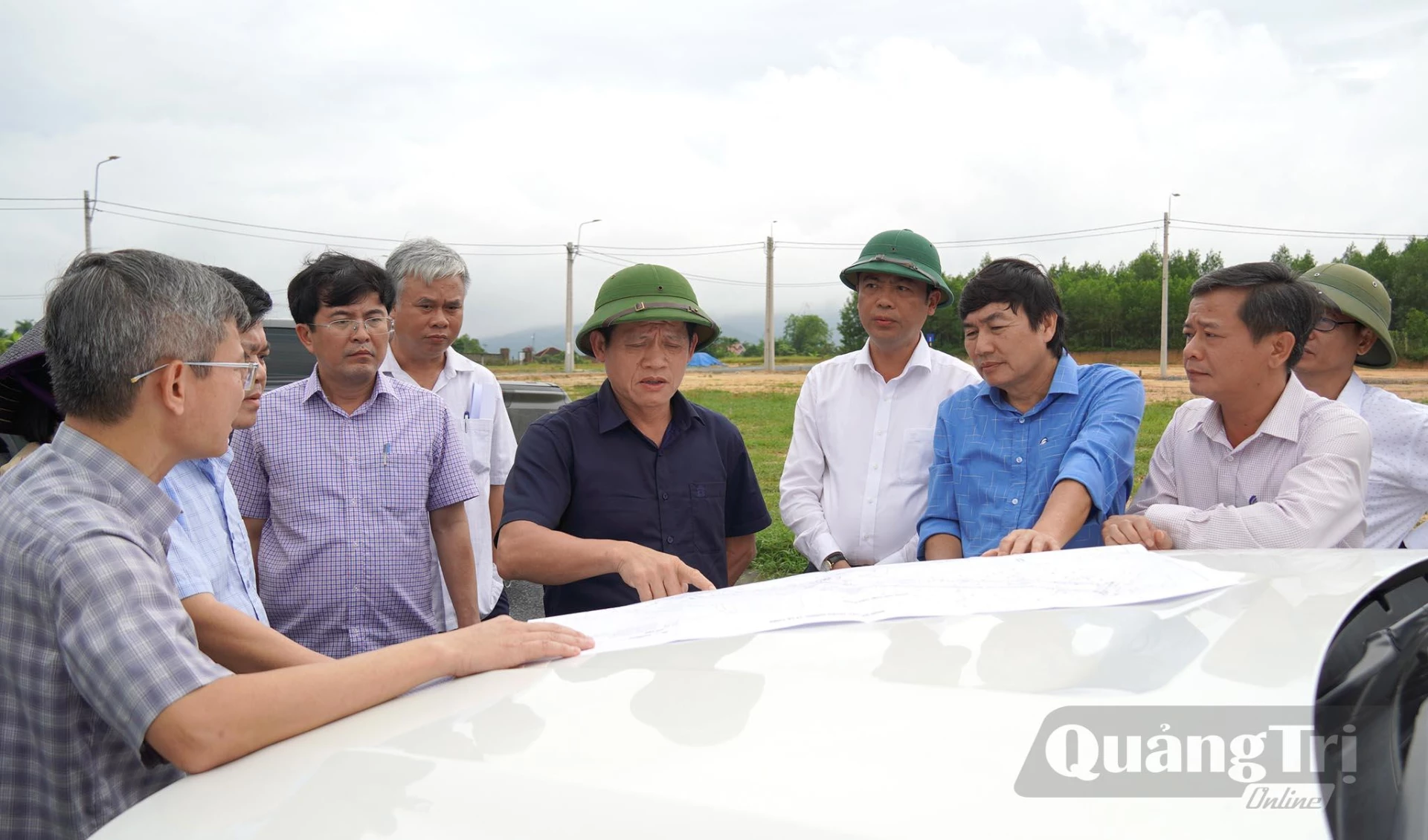 Đồng chí Phó Chủ tịch UBND tỉnh Lê Văn Bảo yêu cầu đánh giá nguyên nhân dự án tăng vốn - Ảnh: C.H
