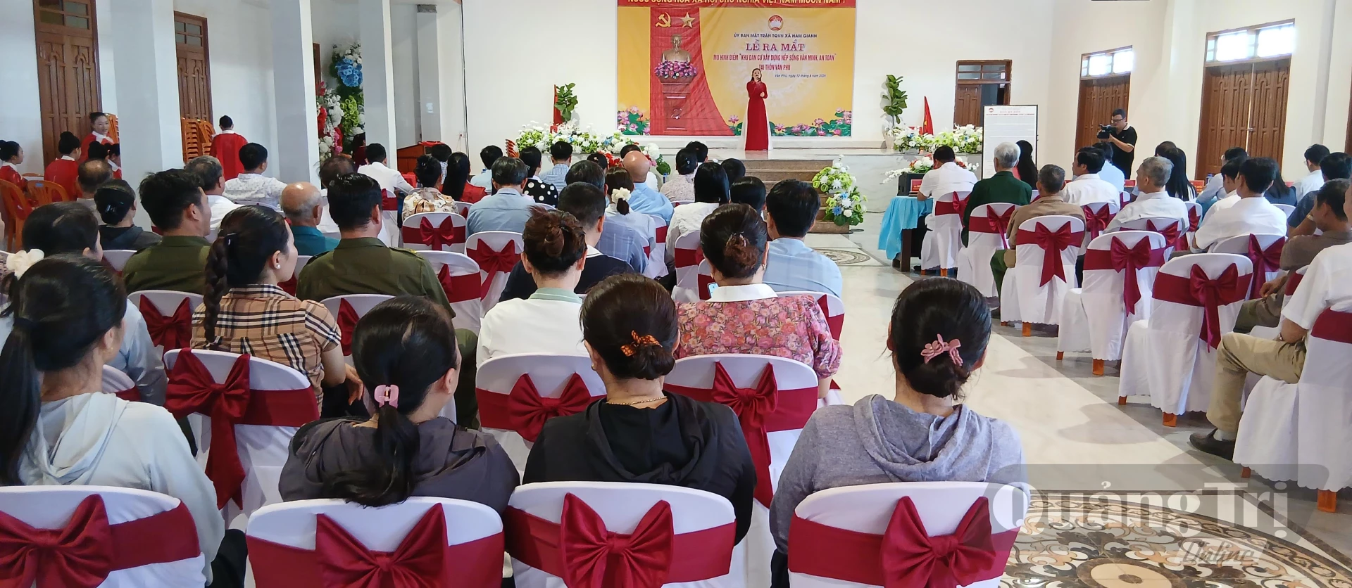 Triển khai mô hình điểm “Khu dân cư xây dựng nếp sống văn minh, an toàn” tại thôn Văn Phú xã Nam Gianh - Ảnh: H.Đ
