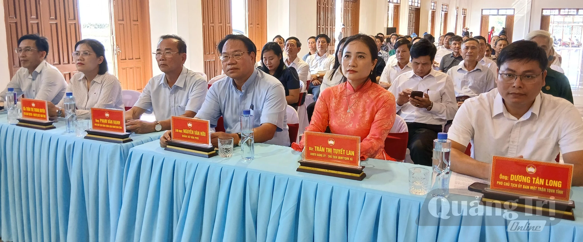 Các đại biểu tham dự lễ triển khai triển khai mô hình điểm “Khu dân cư xây dựng nếp sống văn minh, an toàn” - Ảnh: H.Đ