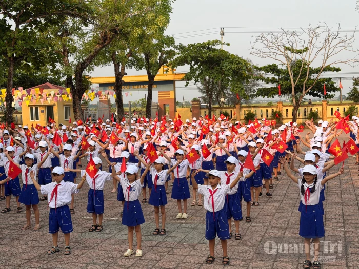 Để tiếng Anh thành ngôn ngữ thứ hai trong trường học