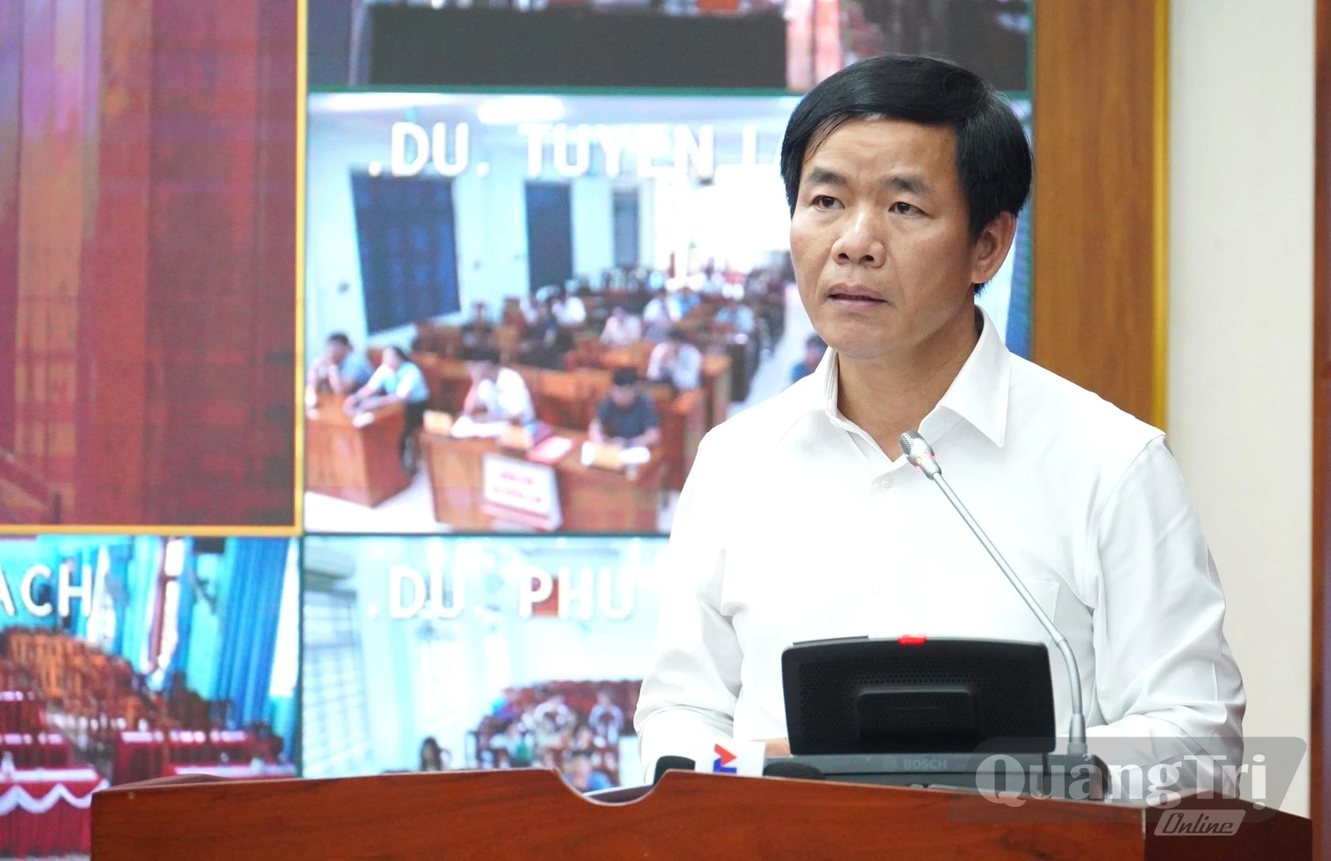 Đồng chí Nguyễn Văn Phương, Ủy viên Trung ương Đảng, Bí thư Tỉnh ủy phát biểu chỉ đạo tại hội nghị sơ kết 1 năm thực hiện sắp xếp đơn vị hành chính các cấp và hoạt động của chính quyền địa phương 2 cấp - Ảnh: Q.V
