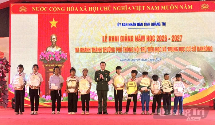 Bộ đội Biên phòng Quảng Trị tiếp sức học sinh khó khăn trong năm học mới