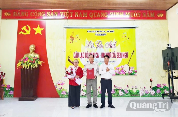 Ra mắt Câu lạc bộ Dân ca-Hò khơi xã Sen Ngư