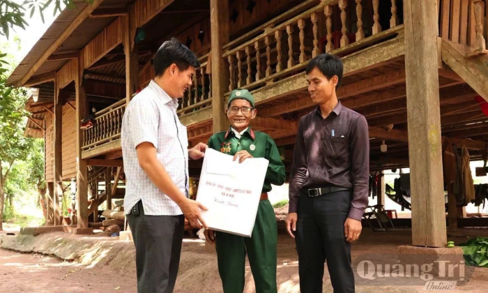 'Cây cao, bóng cả' vùng biên