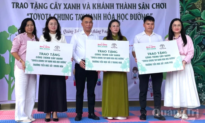Chung tay xanh hóa học đường