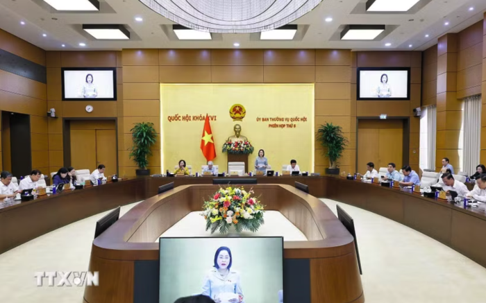Họp Ủy ban Thường vụ Quốc hội: Đề xuất áp dụng giá bán lẻ điện theo khung giờ