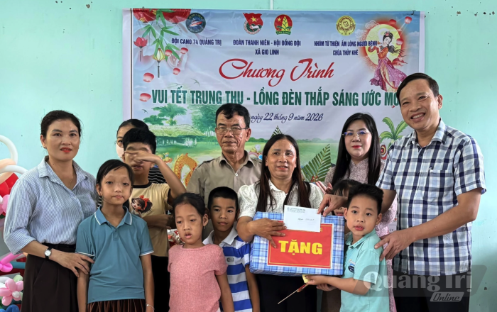 Trao quà Tết Trung thu cho trẻ em có hoàn cảnh đặc biệt