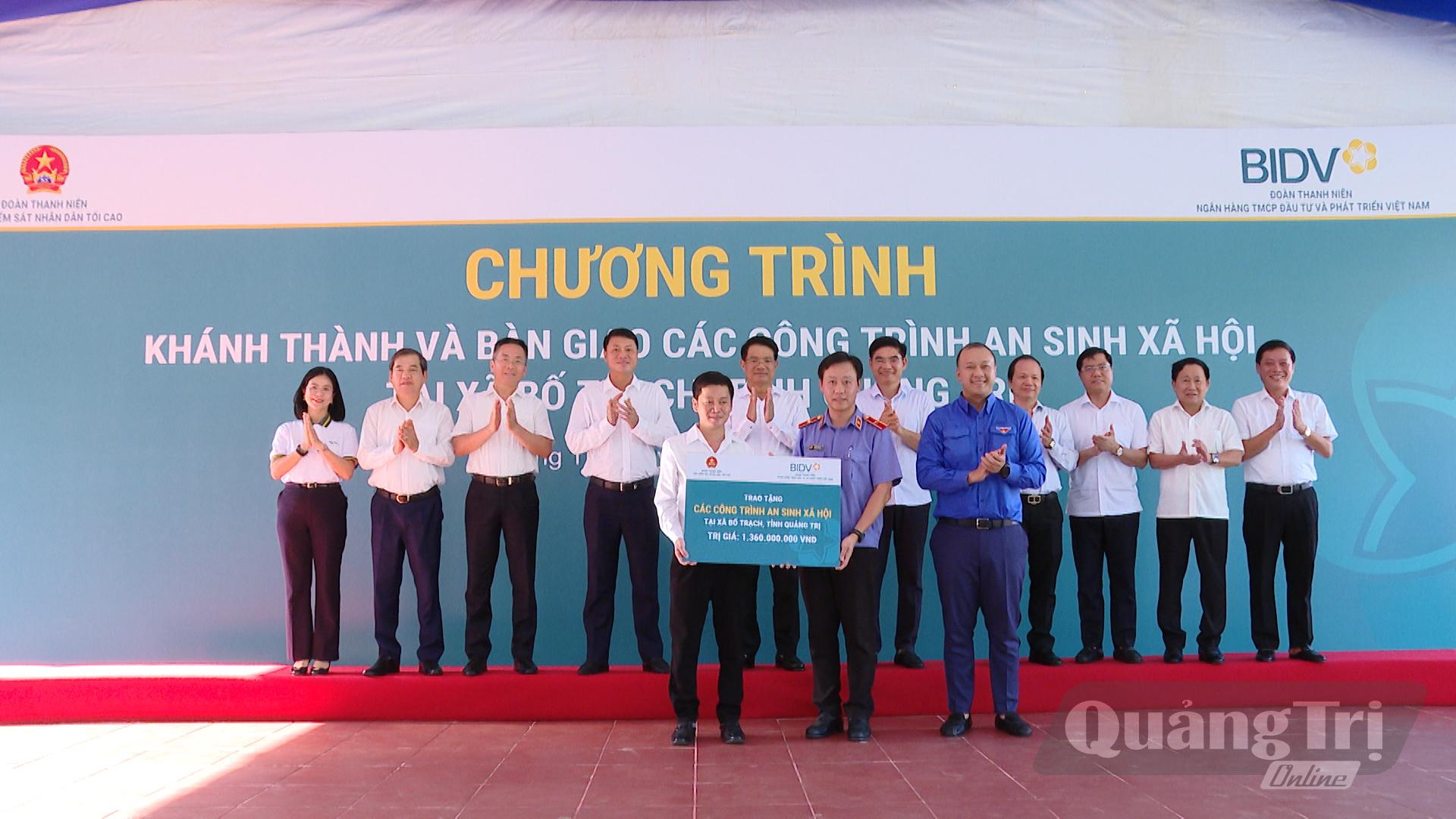Khánh thành, bàn giao các công trình an sinh xã hội