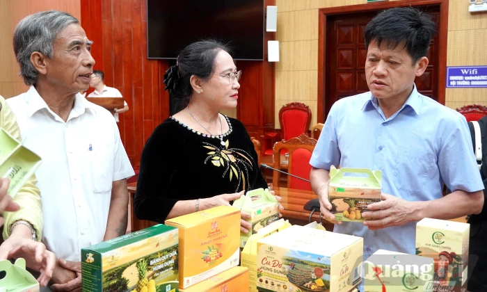 Không chỉ là hàng hóa…