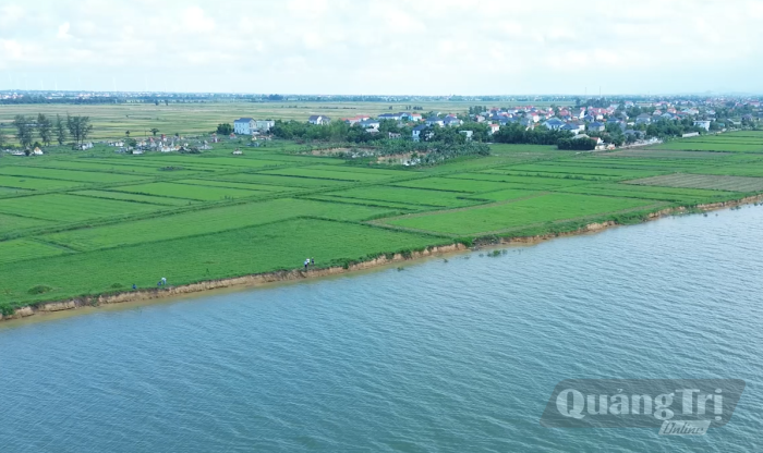 Sạt lở đe dọa đất sản xuất
