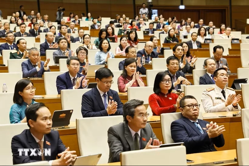 Ủy ban Thường vụ Quốc hội quyết nghị bổ sung vào Chương trình lập pháp năm 2026 trình Quốc hội cho ý kiến và thông qua tại Kỳ họp thứ 2 (tháng 10/2026) theo trình tự, thủ tục rút gọn đối với các dự án: Luật Phát triển công nghiệp văn hóa; Luật Thực hiện dân chủ ở cơ sở (sửa đổi). (Ảnh: Doãn Tấn/TTXVN)