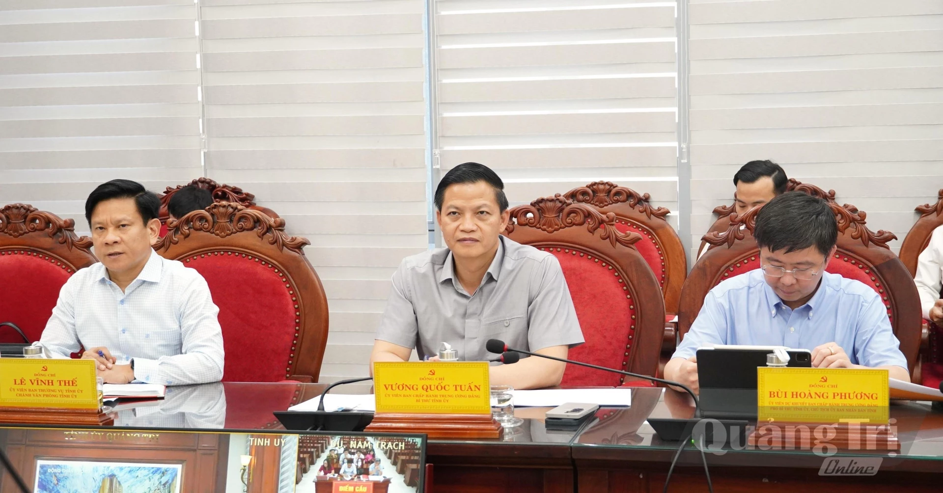 Đồng chí Vương Quốc Tuấn, Bí thư Tỉnh ủy và các đồng chí lãnh đạo tỉnh dự buổi làm việc - Ảnh: Q.V