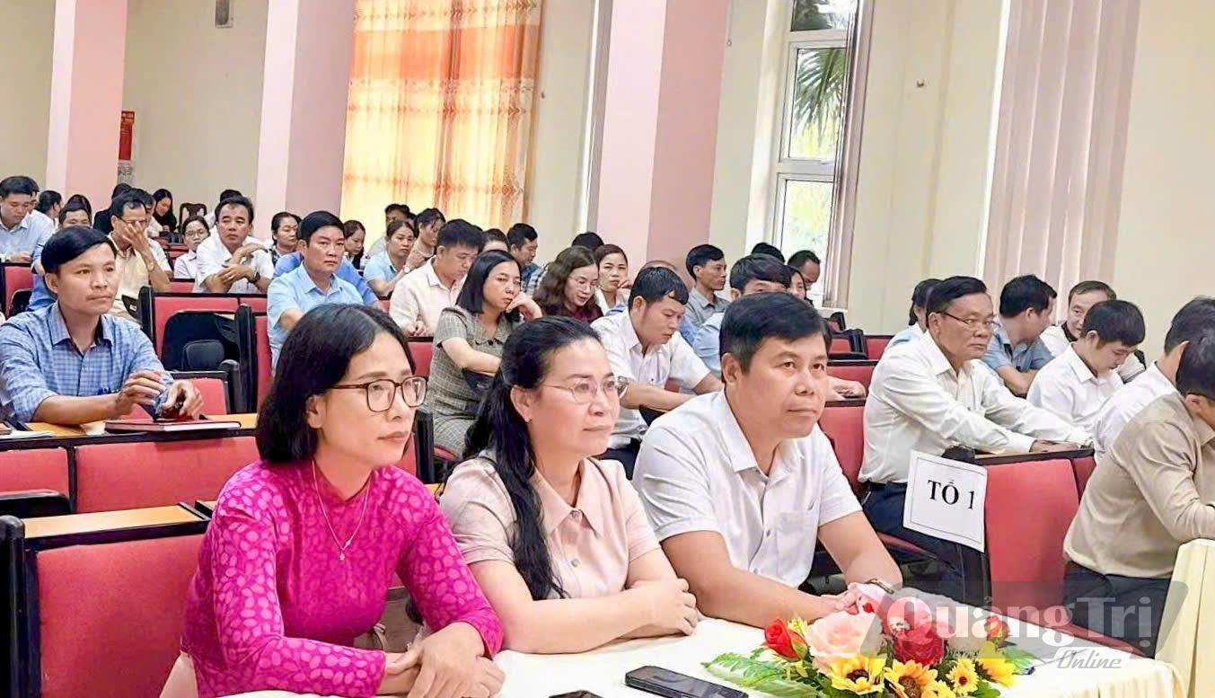 Các đại biểu tham gia buổi lễ - Ảnh: Thùy Trang