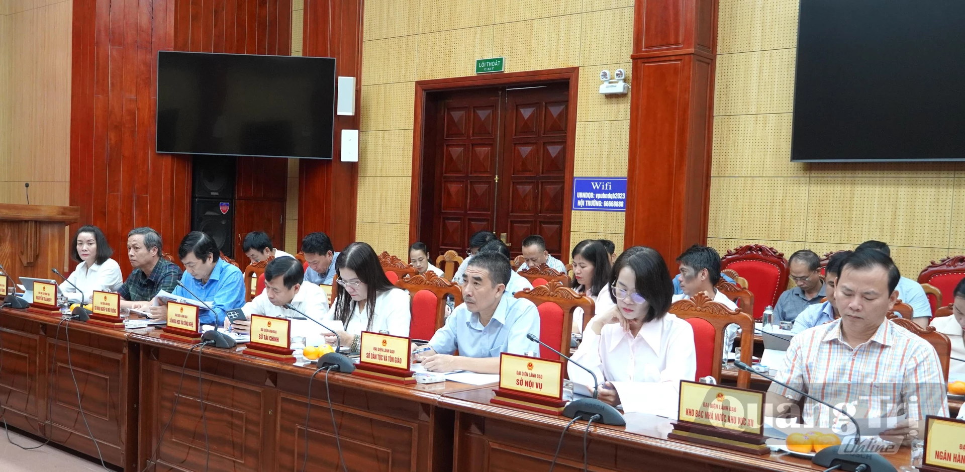 Các đại biểu đoàn giám sát dự buổi làm việc - Ảnh: H.Tr