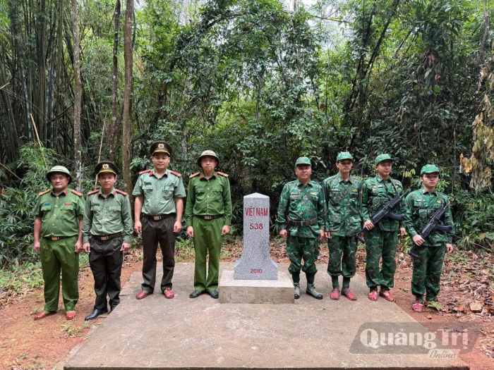 'Lá chắn mềm' nơi biên cương