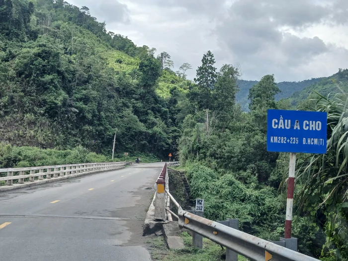 Bảo đảm an toàn giao thông mùa mưa lũ