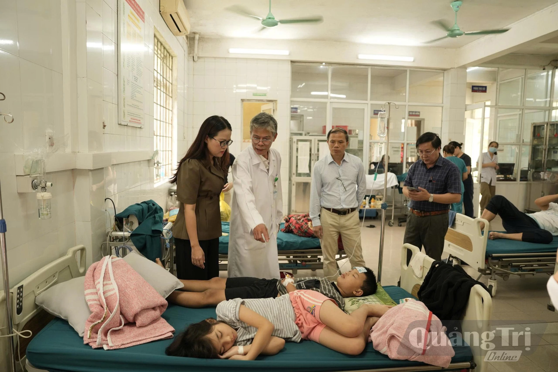Hiện có 41 trường hợp đang được điều trị, theo dõi tại Bệnh viện Đa khoa khu vực Cam Lộ - Ảnh: L.T