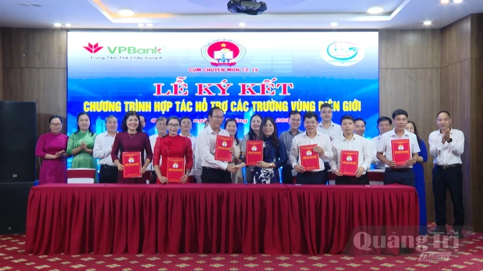 Kết nối nguồn lực hỗ trợ các trường vùng biên giới