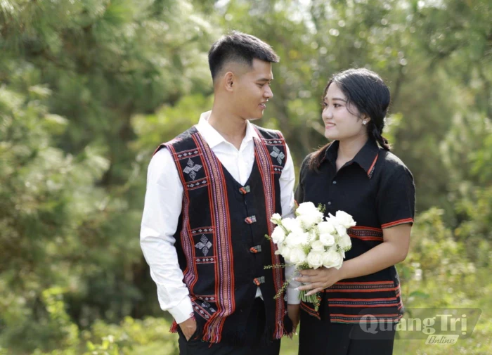 Kârhot Môngq Răng-Tục đẹp của người Pa Kô