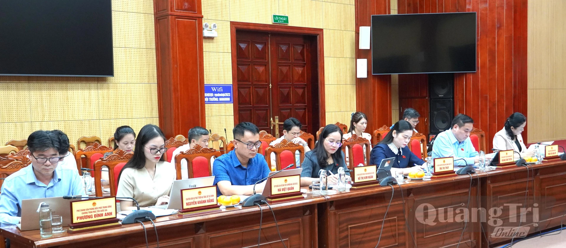 Các đại biểu đoàn giám sát dự buổi làm việc - Ảnh: H.Tr