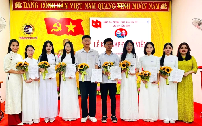 Toàn tỉnh kết nạp được 2.535 đảng viên