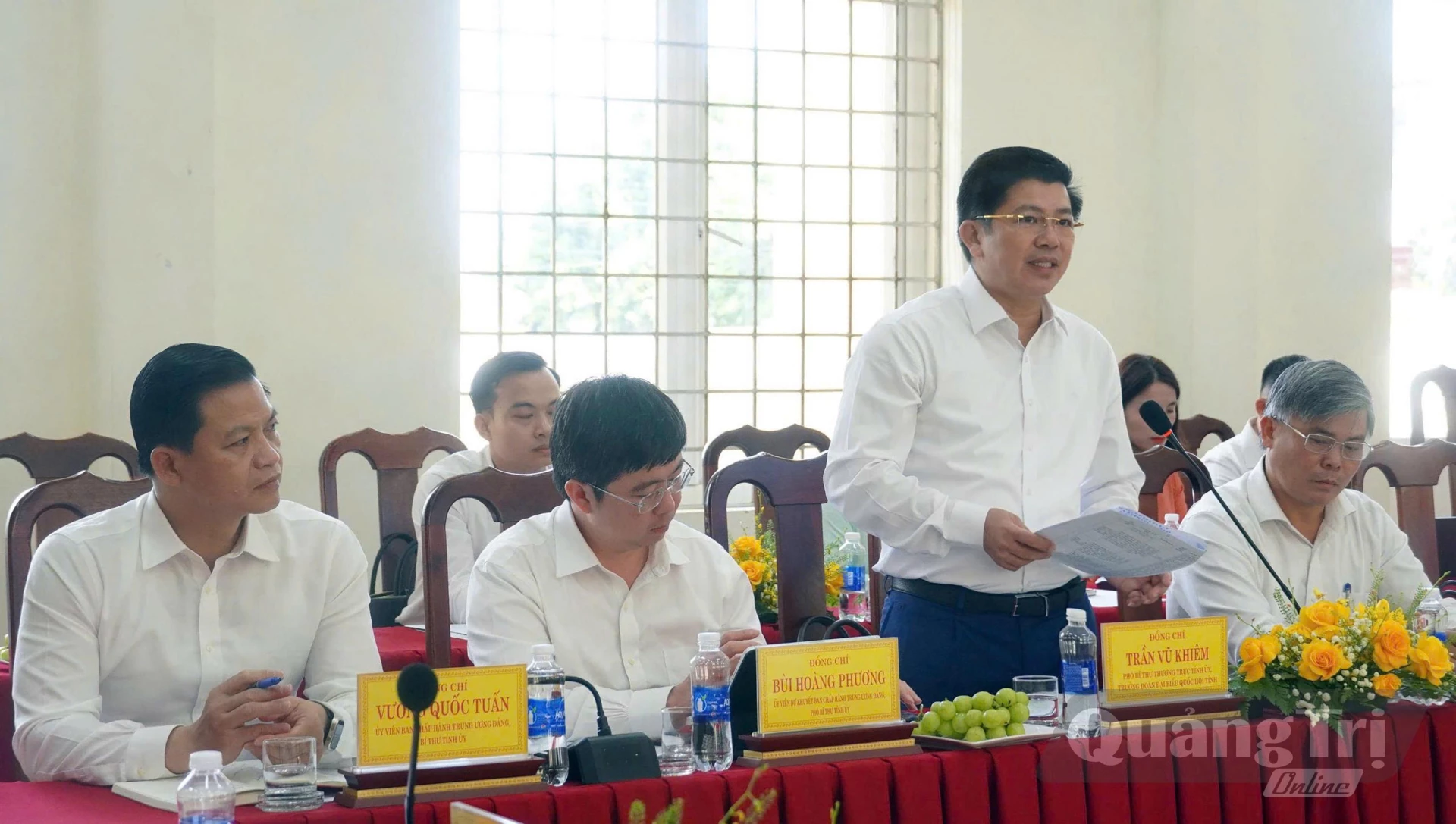 Đồng chí Trần Vũ Khiêm, Phó Bí thư Thường trực Tỉnh ủy, Trưởng đoàn ĐBQH tỉnh phát biểu tại buổi làm việc - Ảnh: N.M