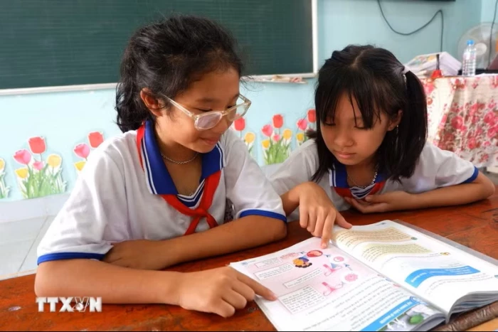 Thủ tướng yêu cầu rà soát, thực hiện đầy đủ chế độ đối với học sinh khó khăn
