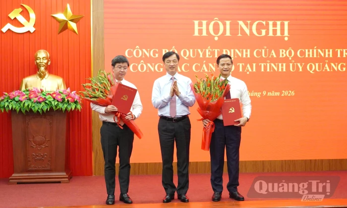 Công bố các quyết định của Bộ Chính trị về công tác cán bộ