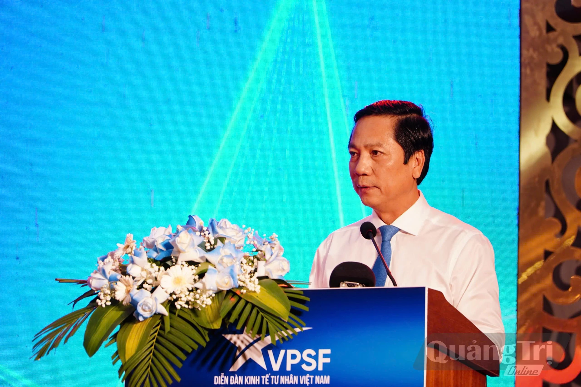 Đồng chí Hoàng Nam, Ủy viên Ban Thường vụ Tỉnh ủy, Phó Chủ tịch Thường trực UBND tỉnh phát biểu tại diễn đàn - Ảnh: MT