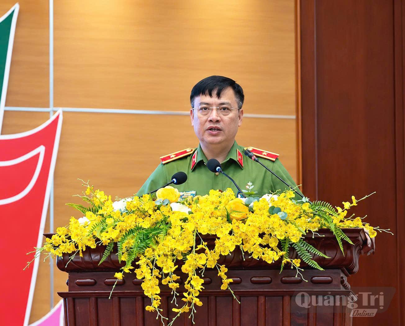 Đồng chí Thiếu tướng Nguyễn Thanh Liêm, Ủy viên Ban Thường vụ Tỉnh ủy, Giám đốc Công an tỉnh, phổ biến, quán triệt chỉ đạo thực hiện Luật Bảo vệ dữ liệu cá nhân - Ảnh: H.Tr