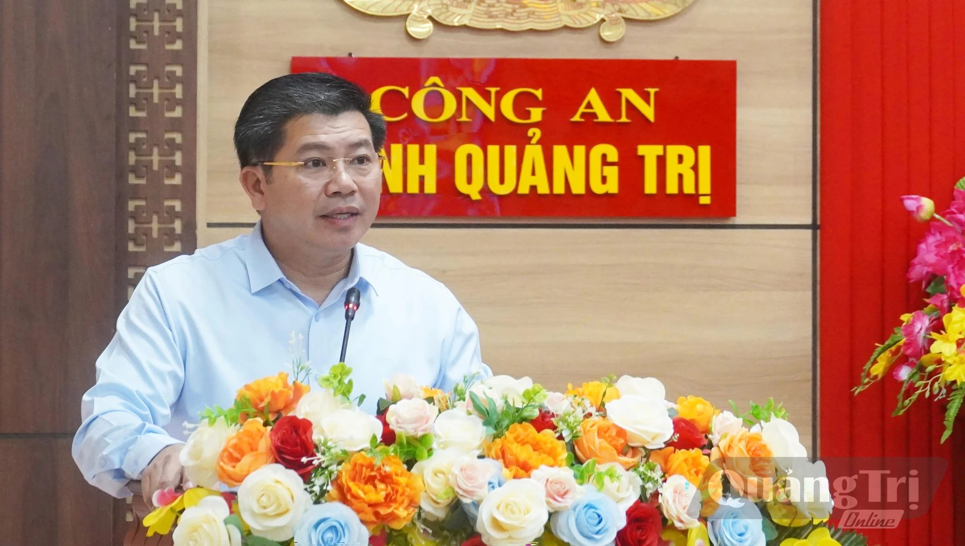 Đồng chí Trần Vũ Khiêm, Phó Bí thư Thường trực Tỉnh ủy, Trưởng đoàn ĐBQH tỉnh, Phó Trưởng Ban Chỉ đạo 57 tỉnh phát biểu chỉ đạo tại hội nghị - Ảnh: N.M