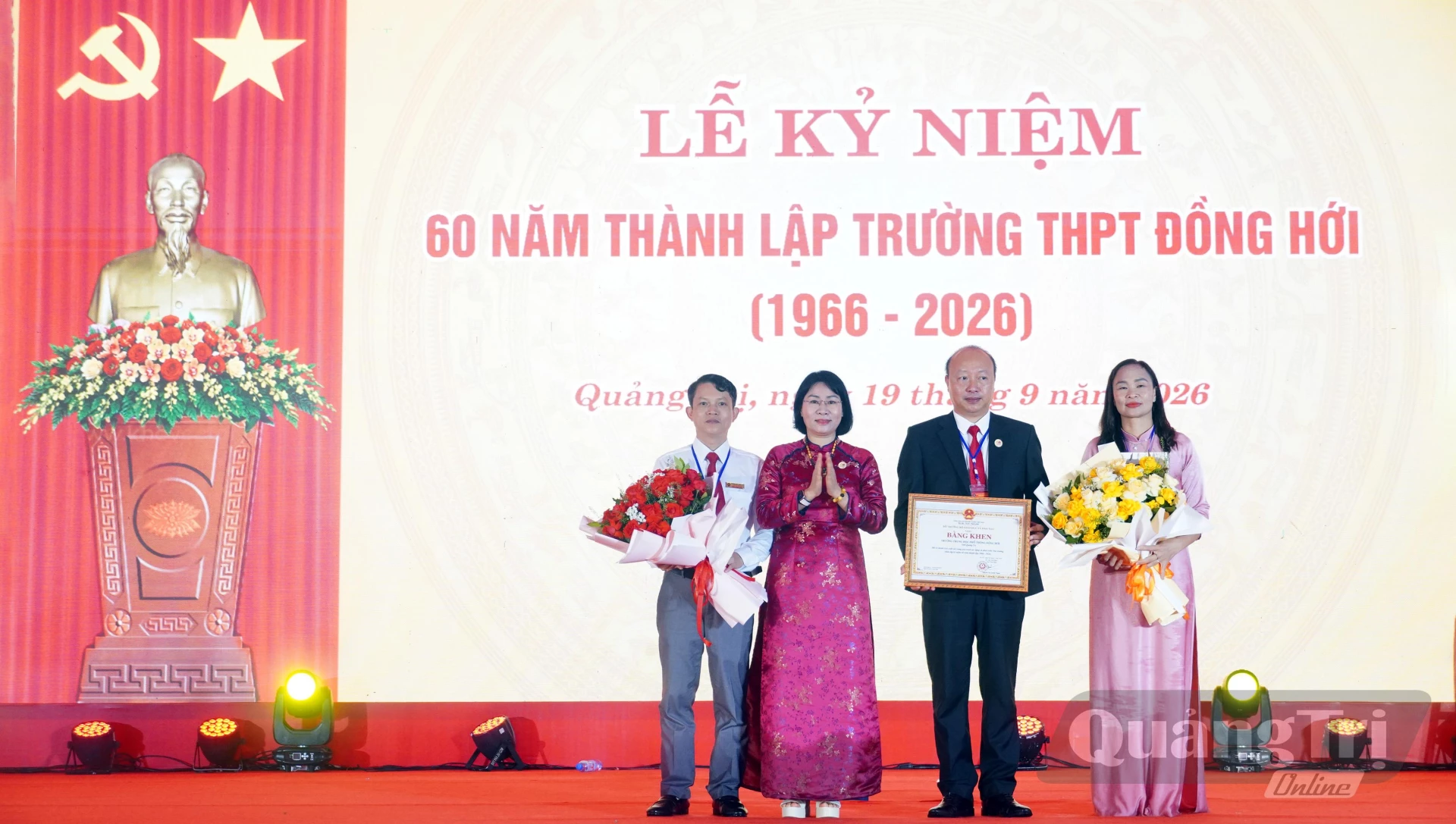 Tiếp tục viết những trang mới trong lịch sử 60 năm của Trường THPT Đồng Hới