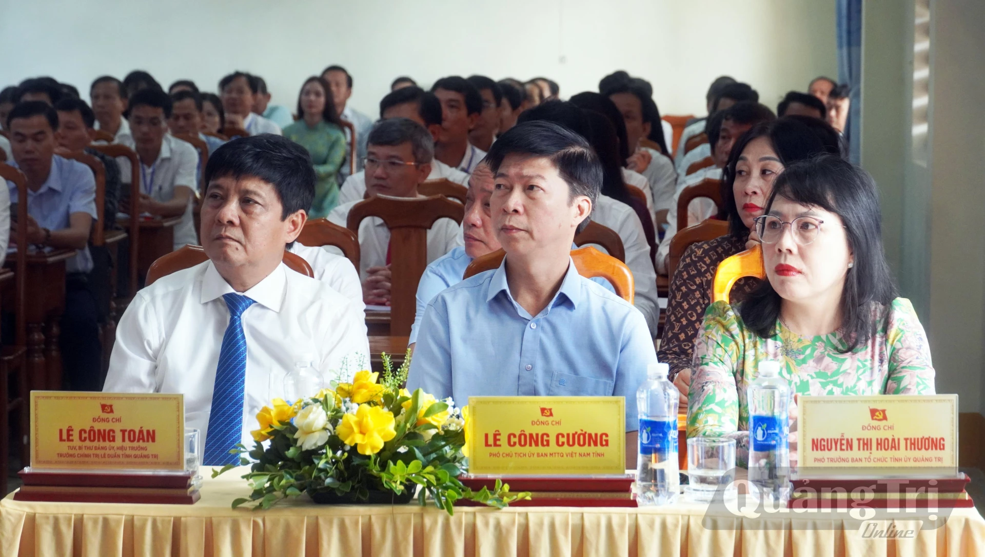 Đại biểu dự buổi lễ - Ảnh: N.M
