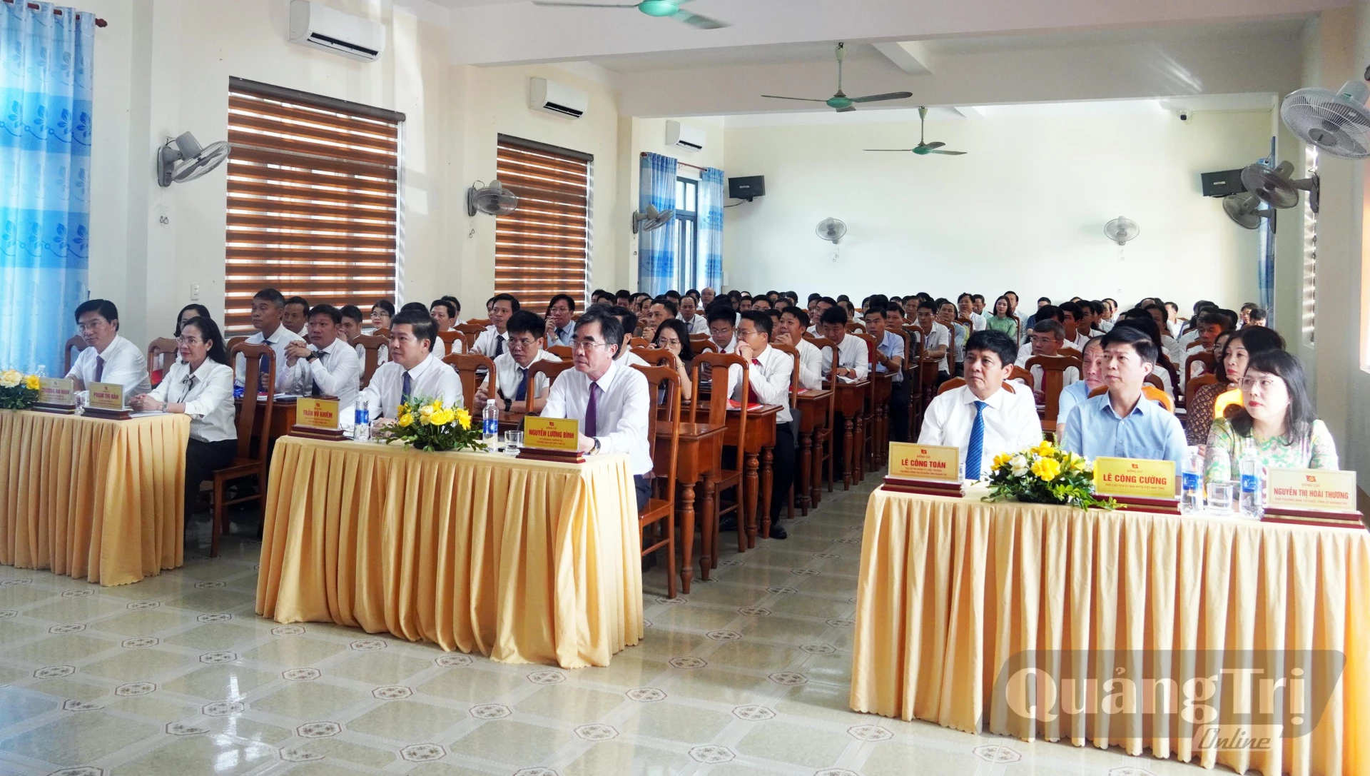 Đại biểu dự buổi lễ - Ảnh: N.M