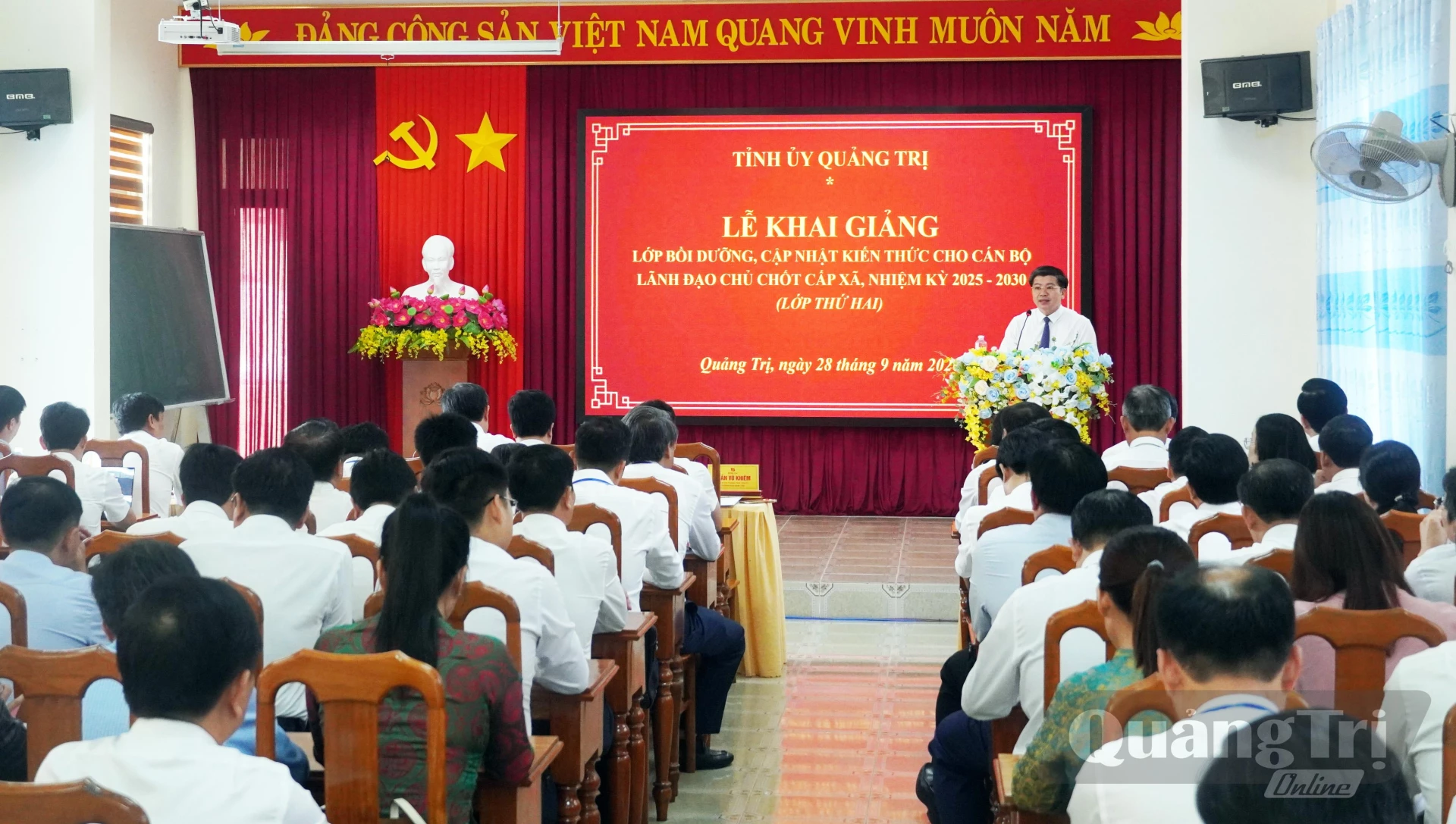 Nâng cao năng lực cán bộ cấp xã, đáp ứng yêu cầu nhiệm vụ mới