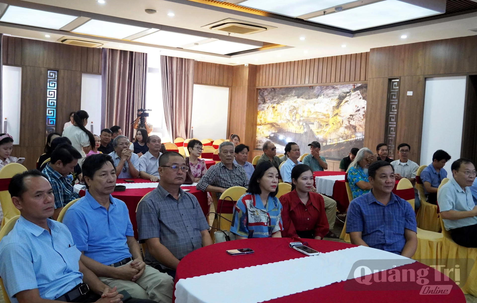 Các nghệ sĩ tham dự buổi gặp mặt - Ảnh: Nh.V